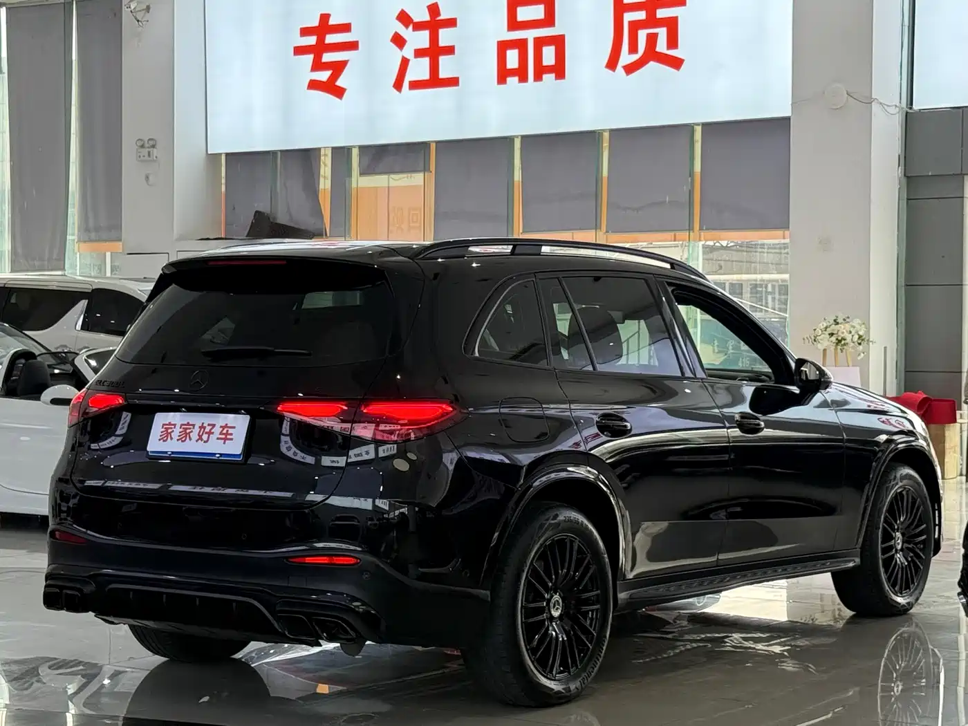 MERCEDES-BENZ GLC