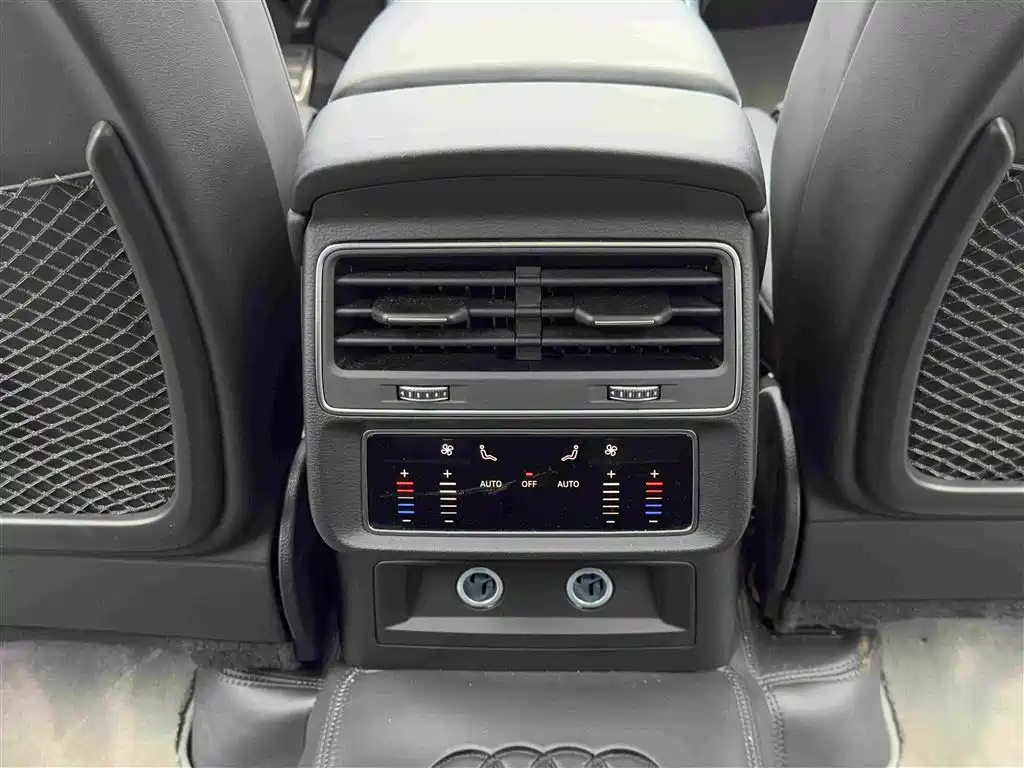 Audi SQ7 2026 2024 4.0 TFSI