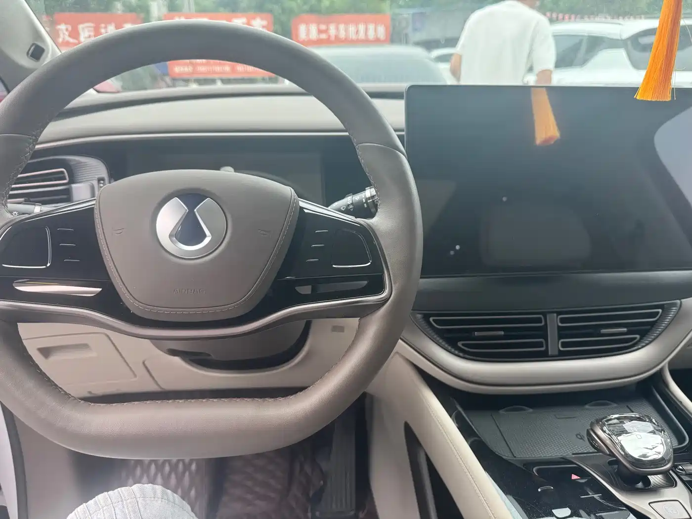 Denza D9 2022 DM-i 970 AWD Flagship фото 5