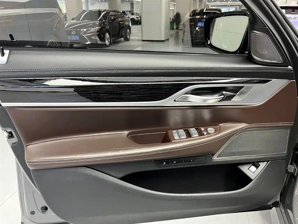 BMW 7 Series 2019 Facelift 730Li M Sport Package фото 10