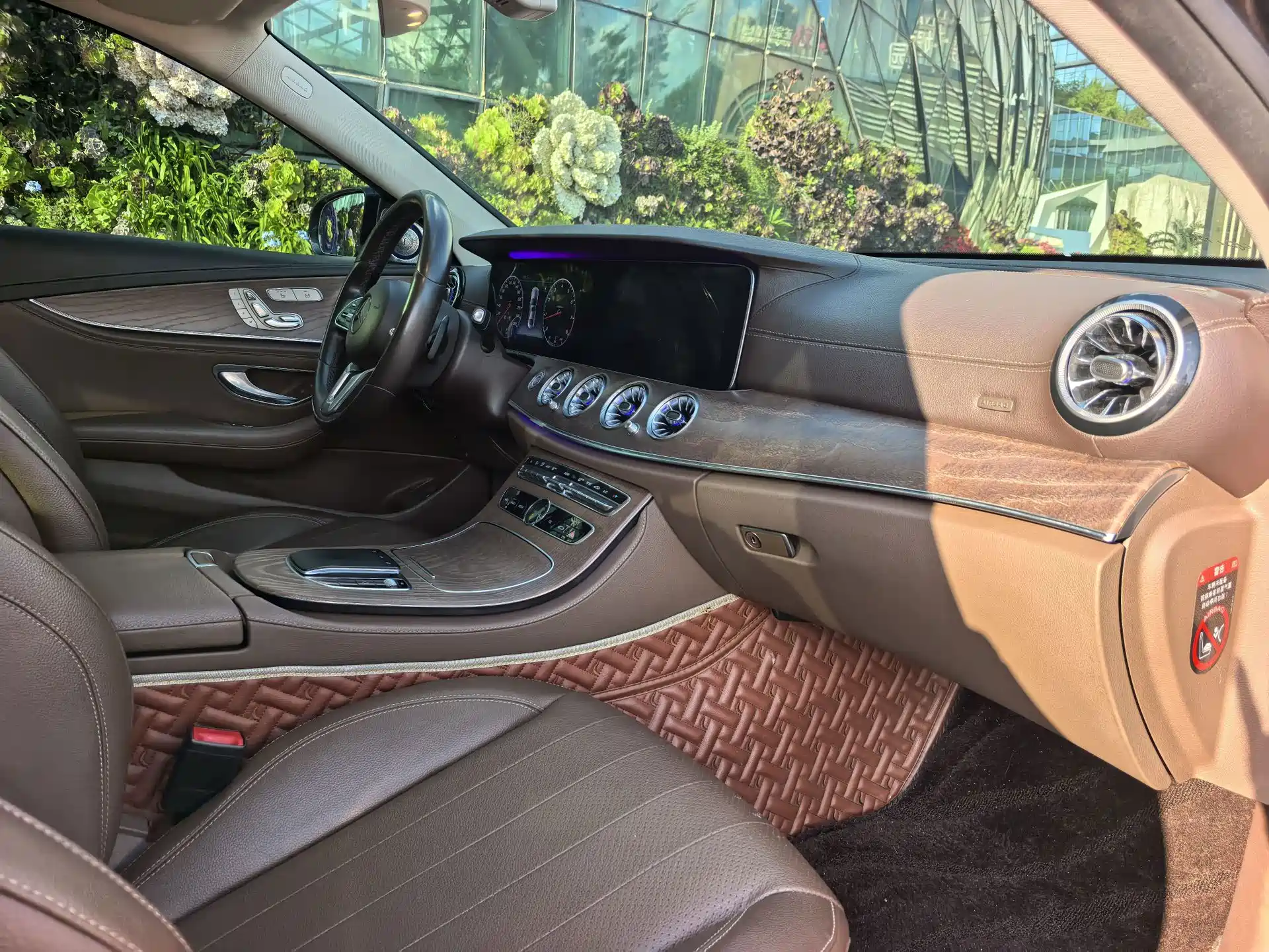 Фото 9 - Mercedes-Benz E-Class