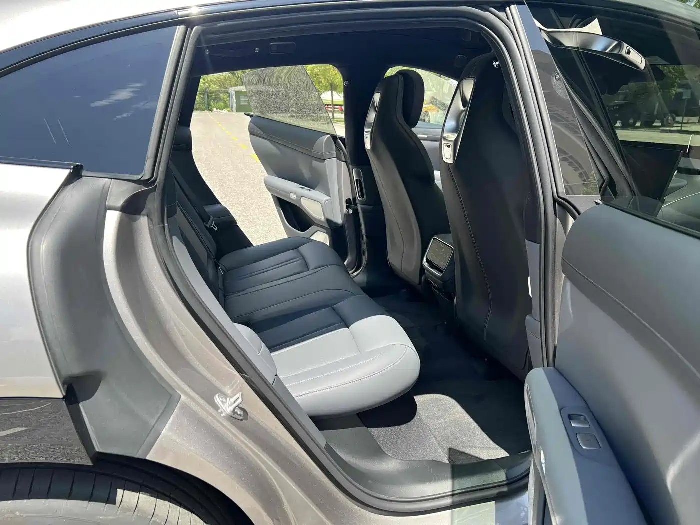 Xiaomi Auto Xiaomi YU7 2025 Extended Range RWD Edition фото 6