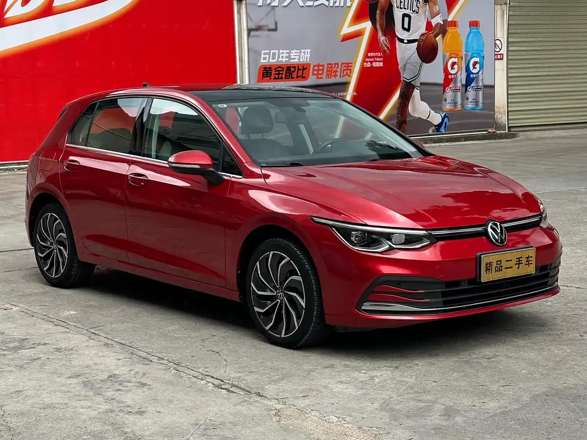 Фото 2 - Volkswagen Golf