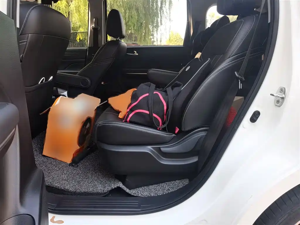 GAC Trumpchi Trumpchi M6 2019 270T DCT Premium Edition (6-seater) (China VI) фото 15
