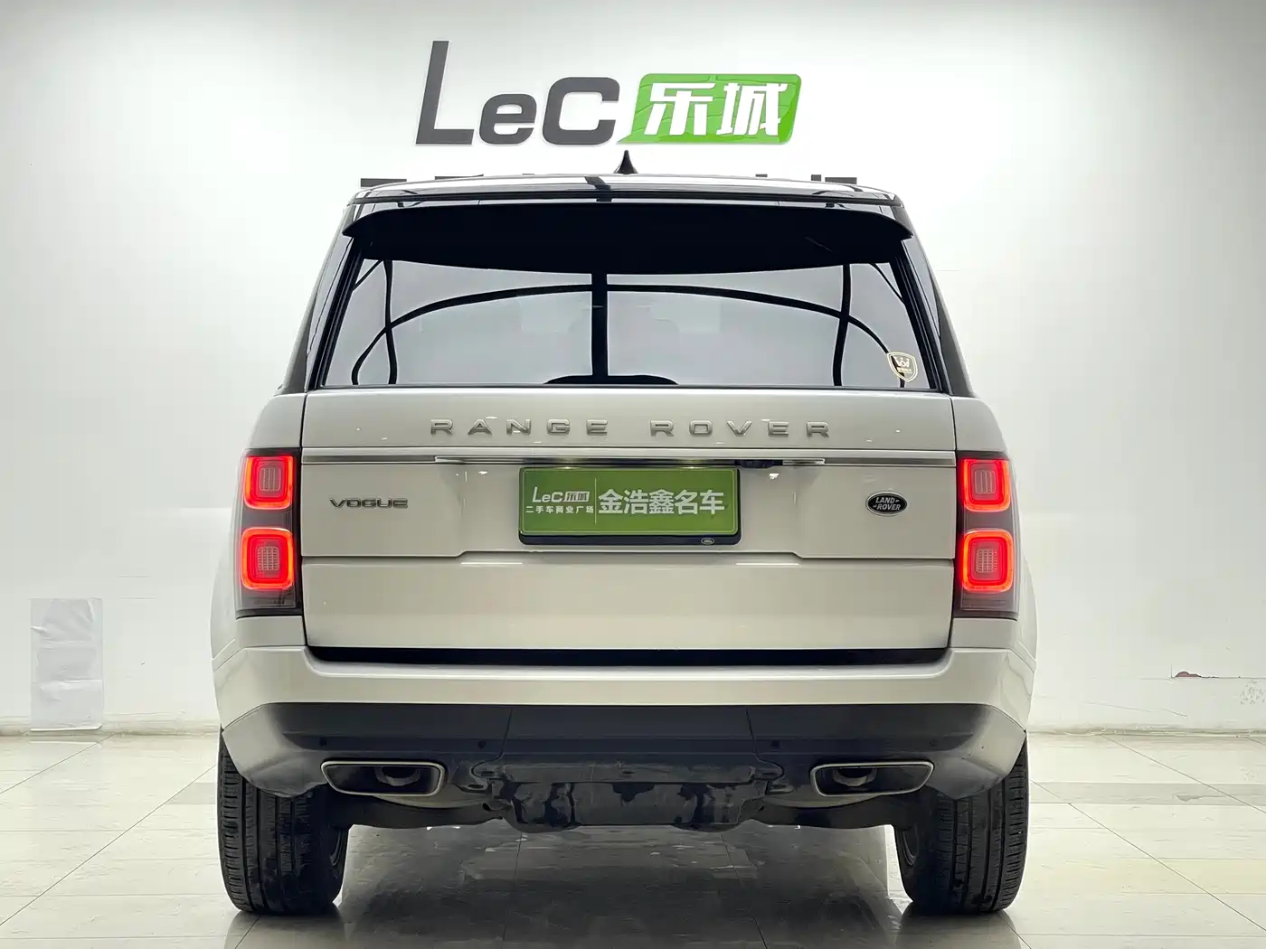 Land Rover Range Rover 2022 3.0 L6 360PS Heritage Edition фото 24