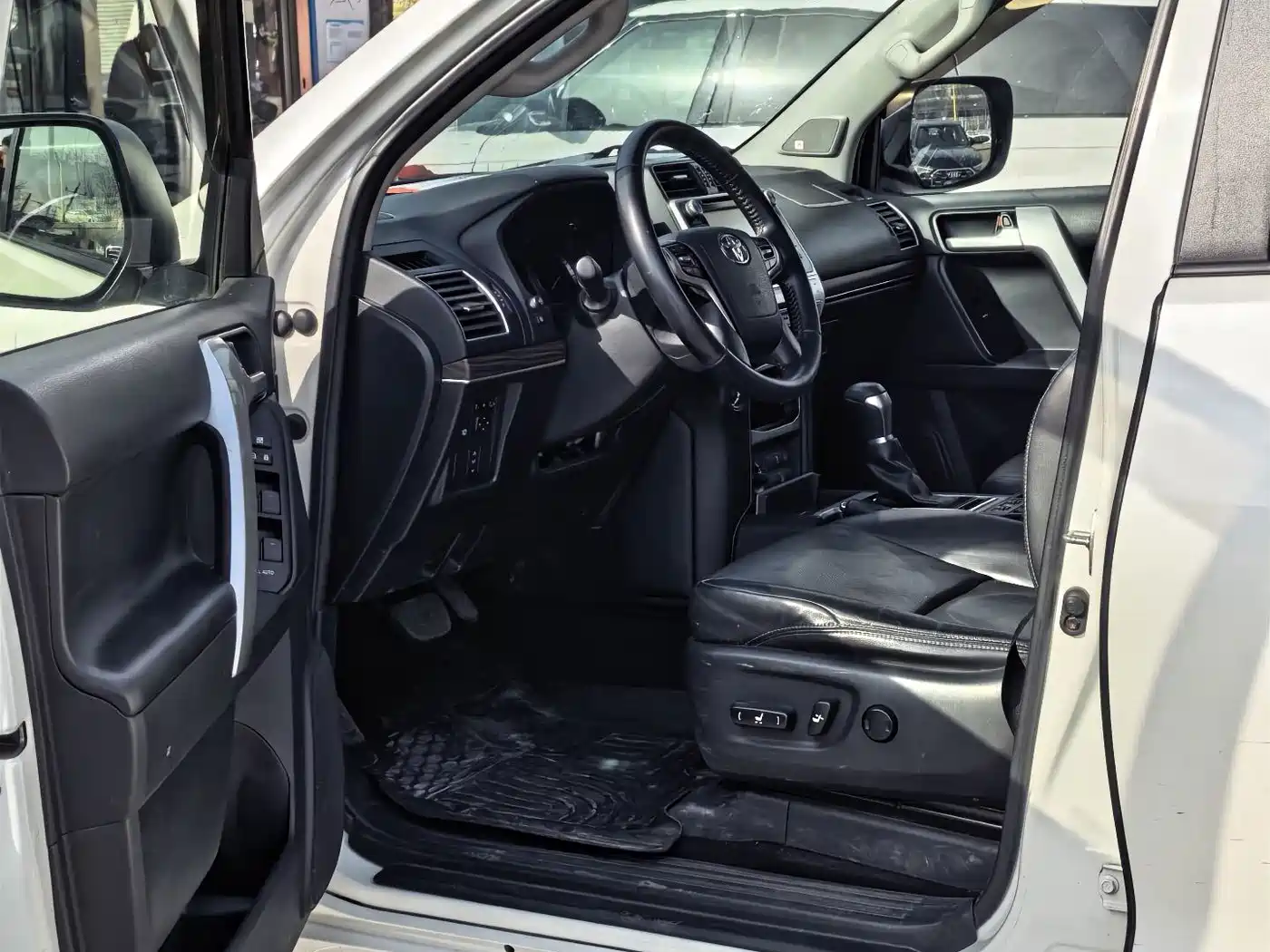 Toyota Prado 2018 3.5L Auto TX-L NAVI фото 5
