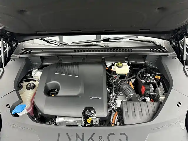 Lynk & Co 08 EM-P 2023 120km Long Range Pro фото 17