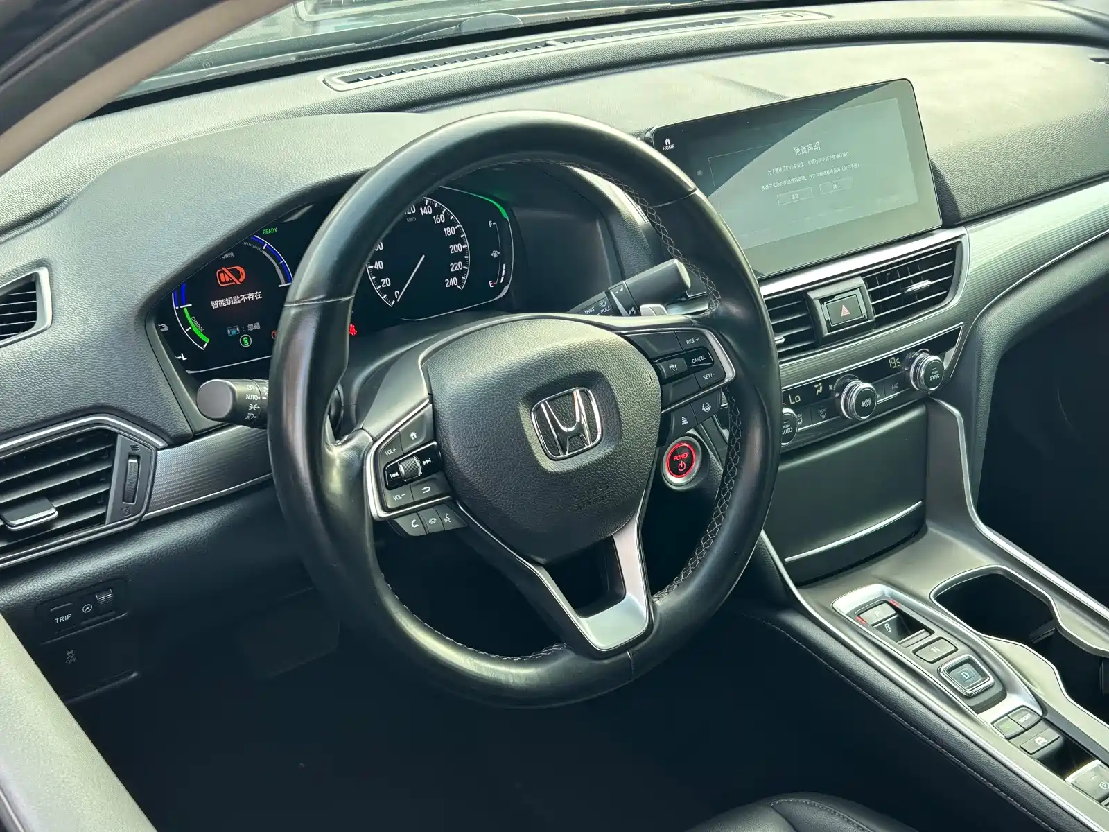 Фото 10 - Honda Accord