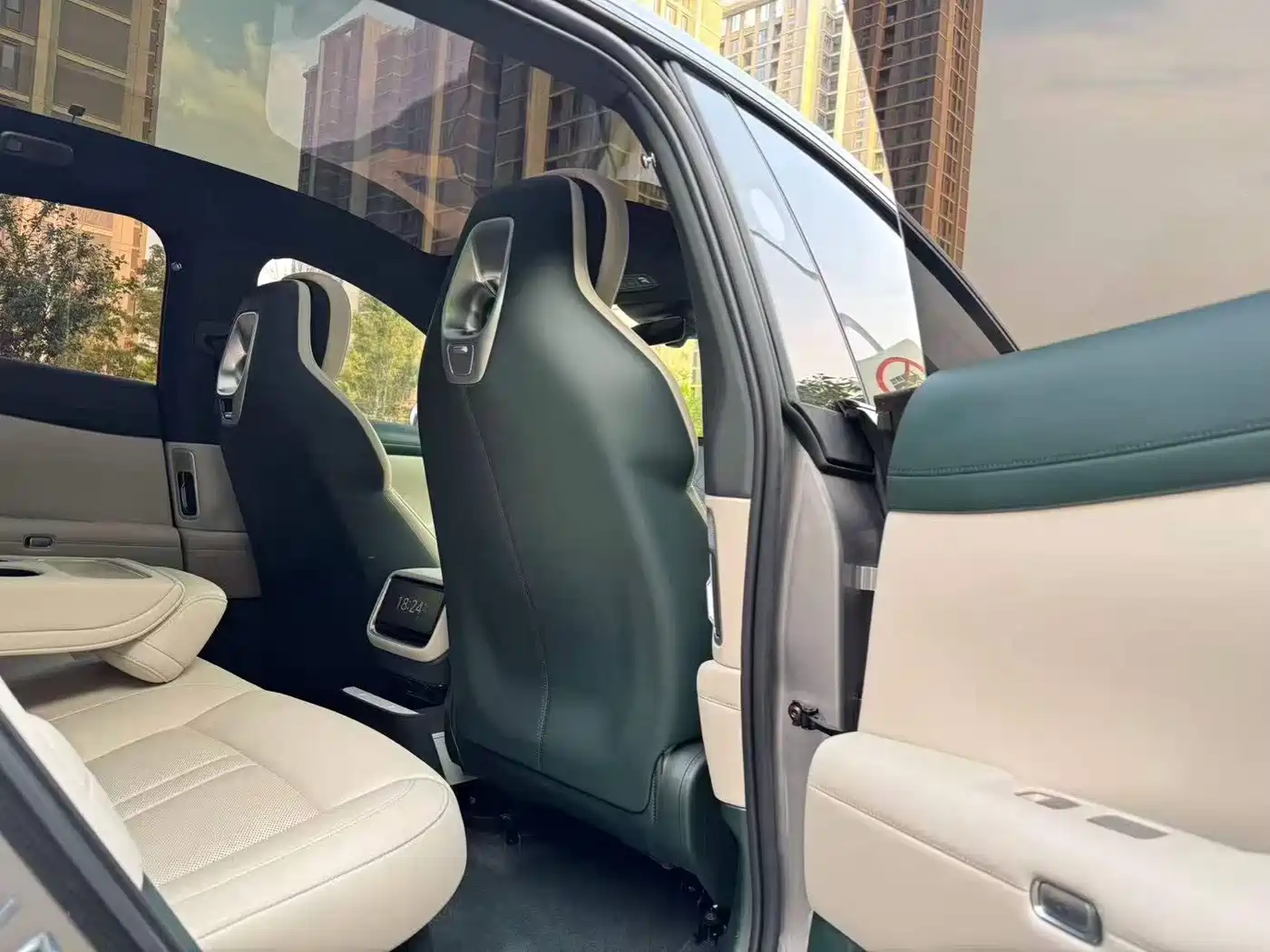 Xiaomi Auto Xiaomi YU7 2025 Extended Range RWD Edition фото 5