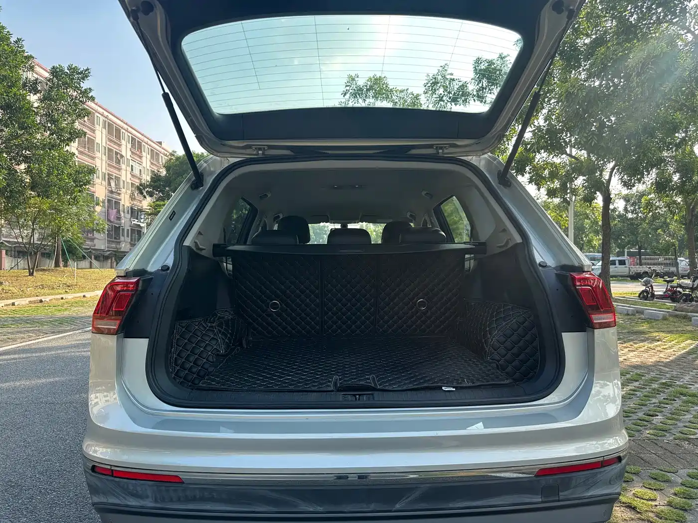 Фото 8 - Volkswagen Tiguan L