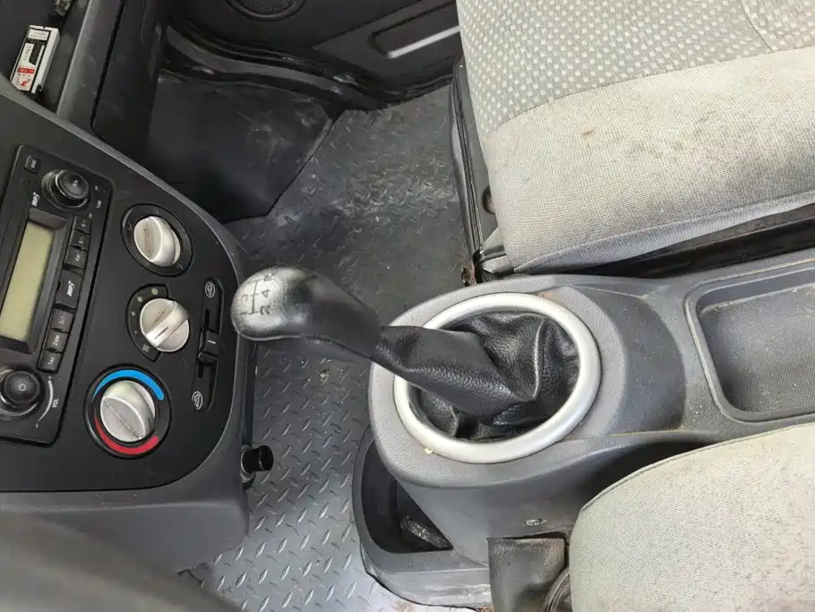 BAIC Weiwang 306 2015 2016 1.0L Base 5-seater LJ465