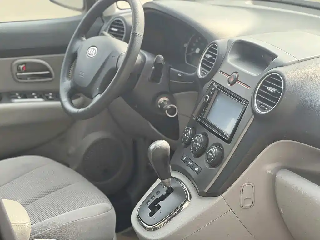 Kia Carens 2011 2011 2.0L 7-Seater Automatic Standard