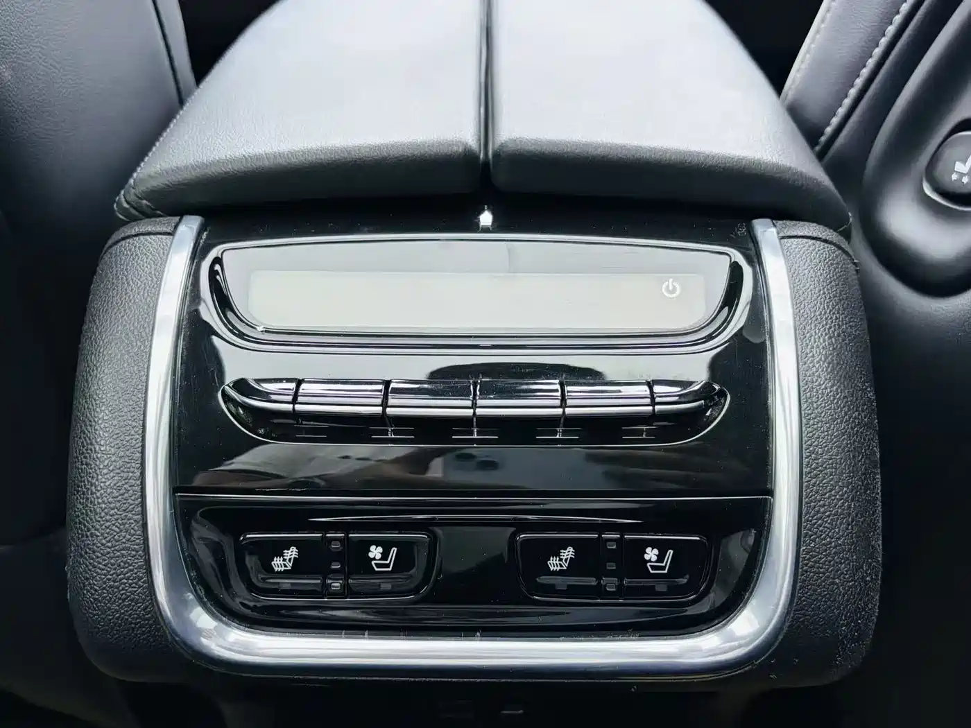 Buick Enclave 2022 652T AWD Premium Flagship 6-Seater фото 15