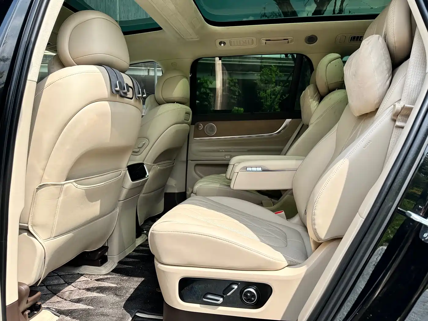 AITO Wenjie AITO M9 2024 Range Extender Ultra 52kWh 6-seater фото 20