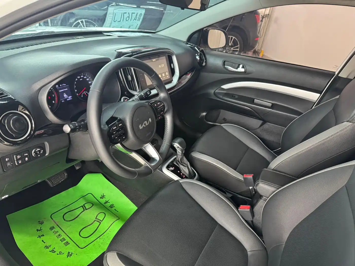 Kia KX1 2021 1.4L CVT Fun Sunroof Version фото 12