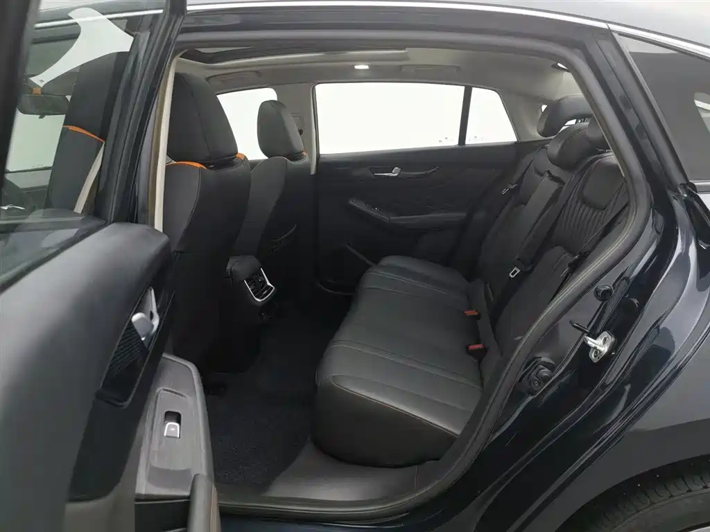 DONGFENG YI HYUN MAX