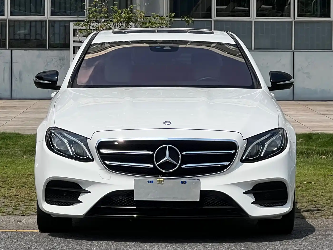 Фото 2 - Mercedes-Benz E-Class