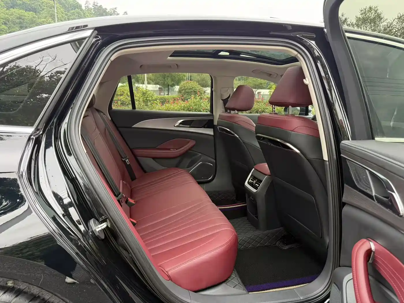 Hongqi H5 2024 2.0T Automatic Smart Connect Flag Enjoy Edition фото 7