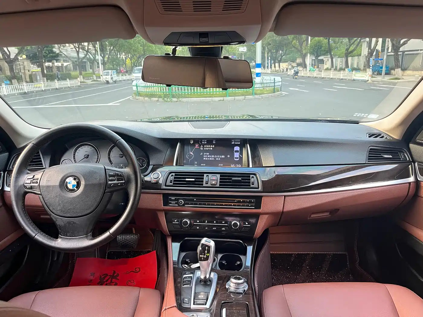 BMW 5 Series 2014 525Li Luxury Design Package фото 11