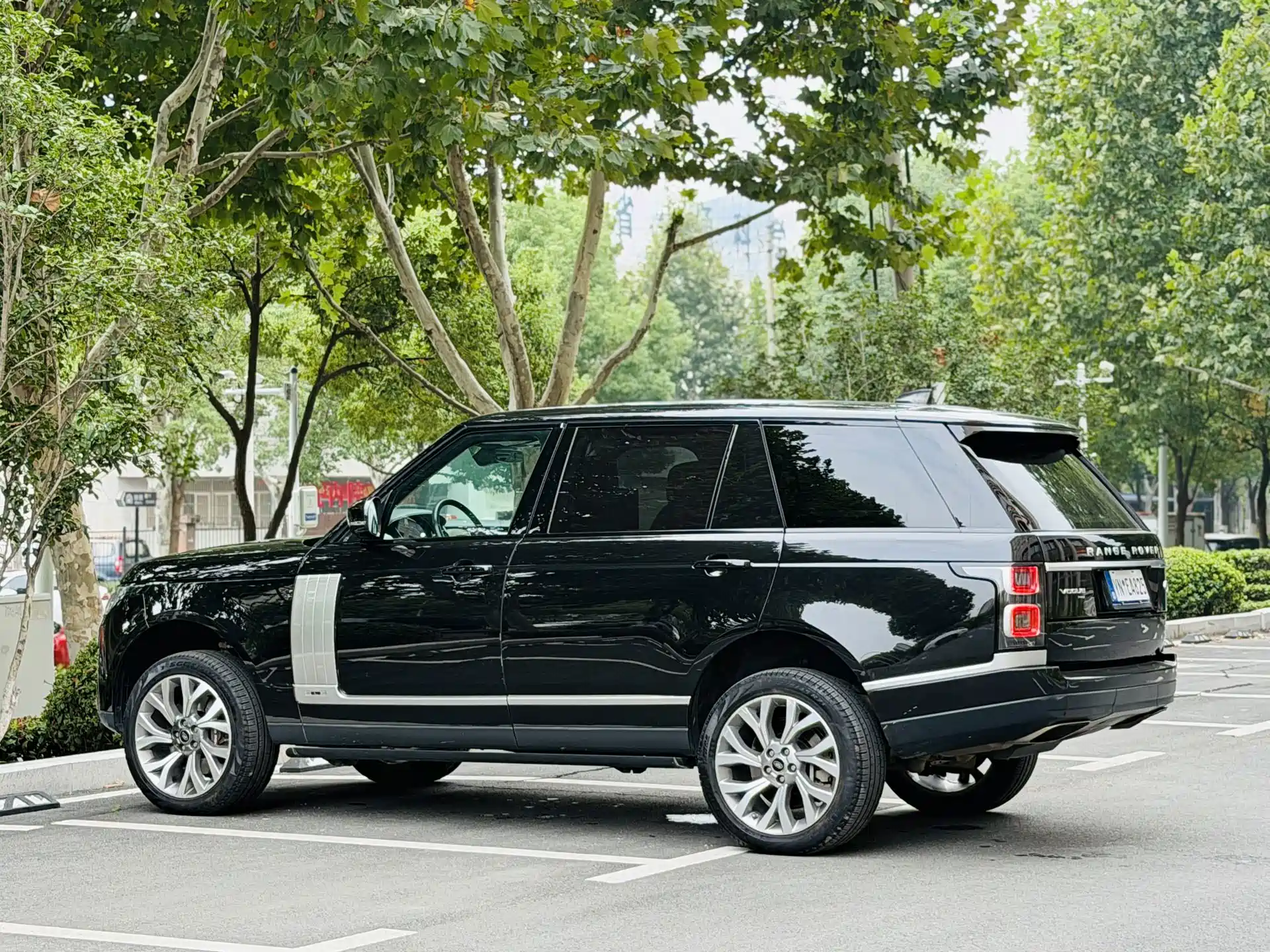 Фото 10 - Land Rover Range Rover