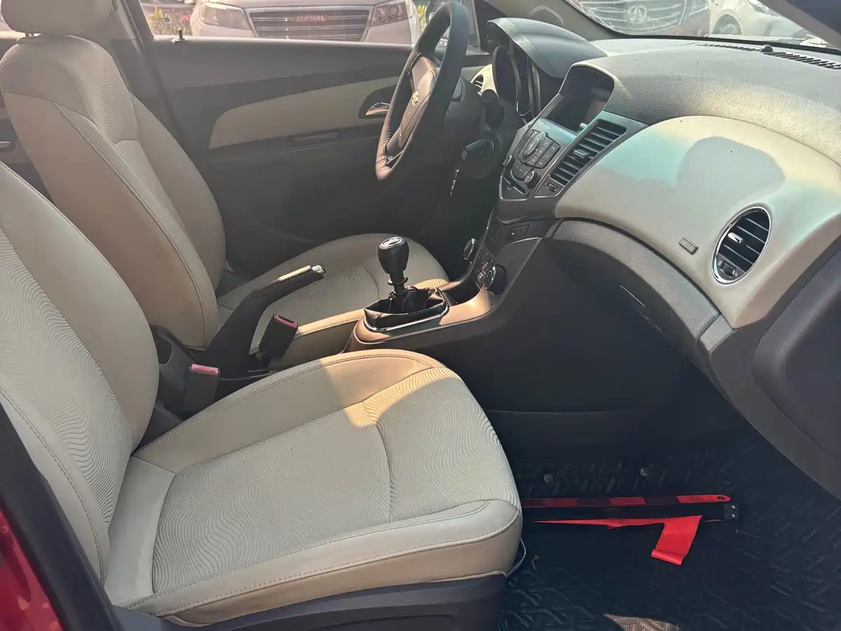 Chevrolet Cruze 2016 1.5L Manual Elite Edition фото 10