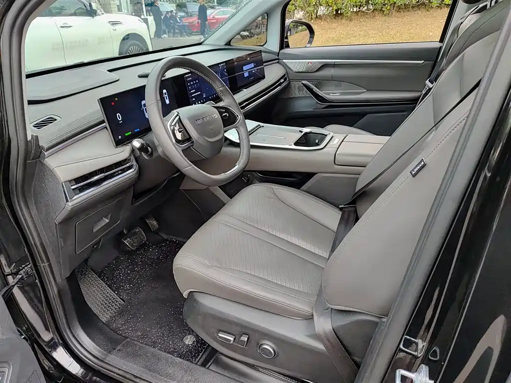 SAIC MAXUS EVERYONE 7