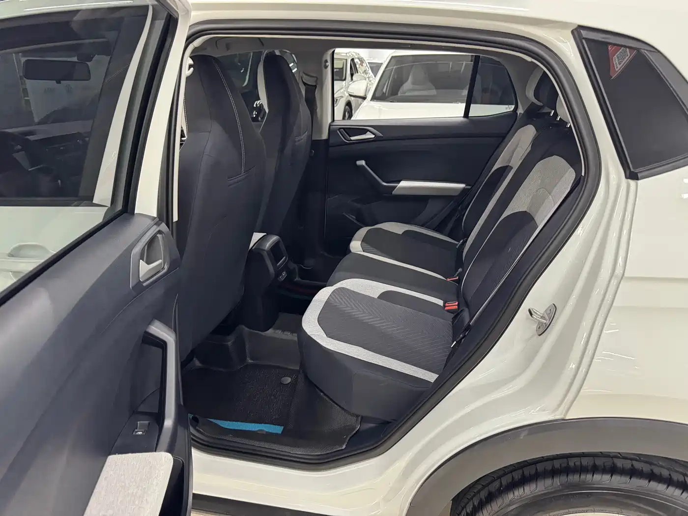 Volkswagen Tharu 2025 Model Rising Star 1.5L Advance Edition фото 6
