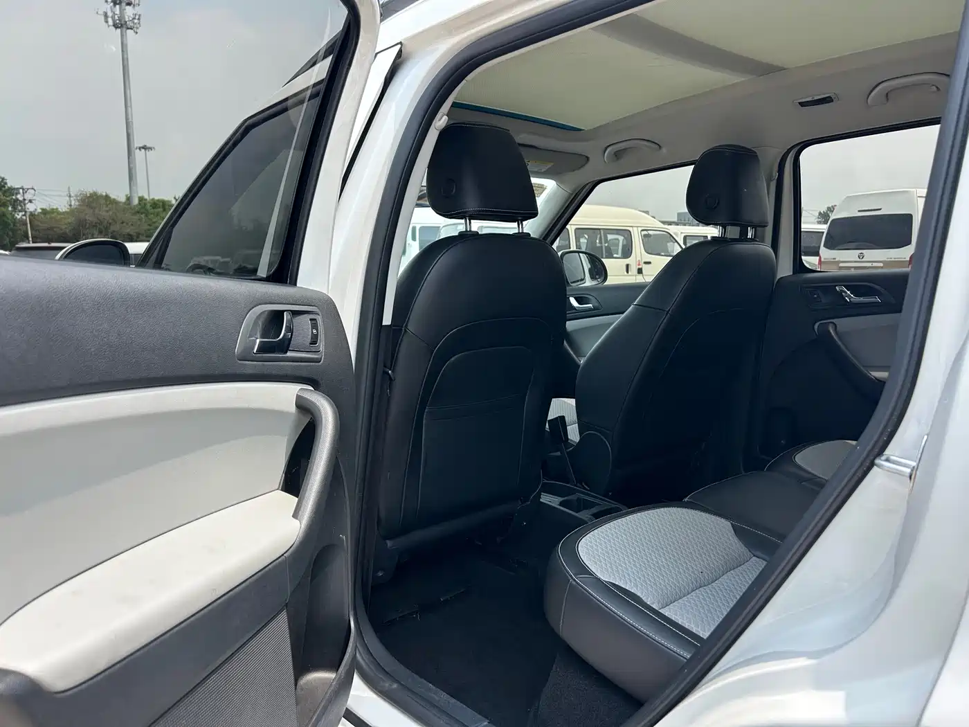 Škoda Yeti 2017 TSI280 DSG Advance фото 13