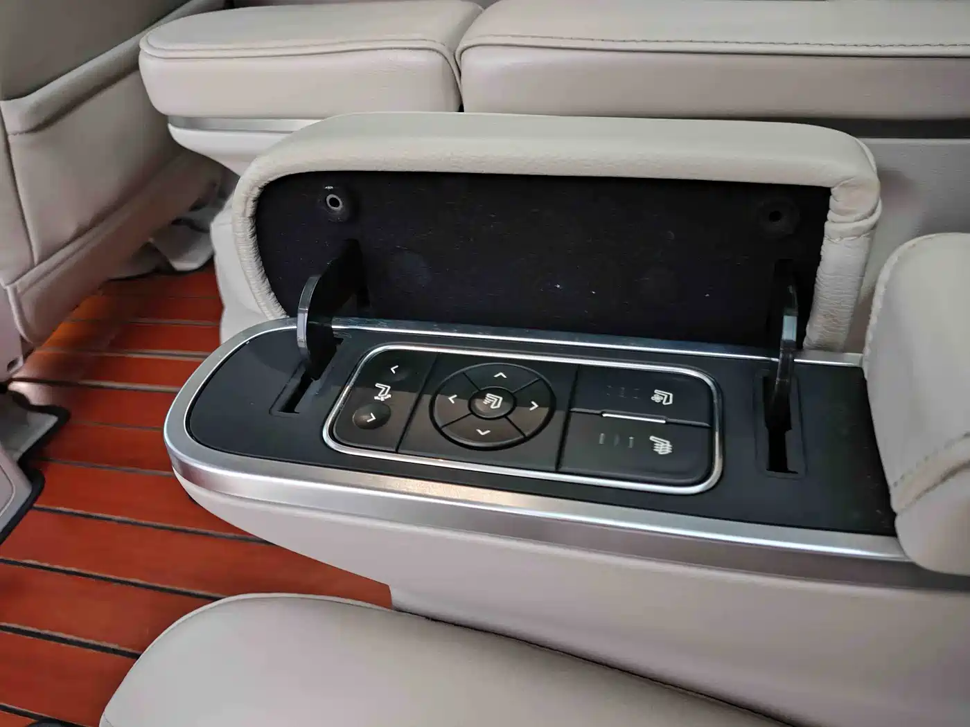 GAC Trumpchi Trumpchi M8 2018 320T Premium Edition фото 10