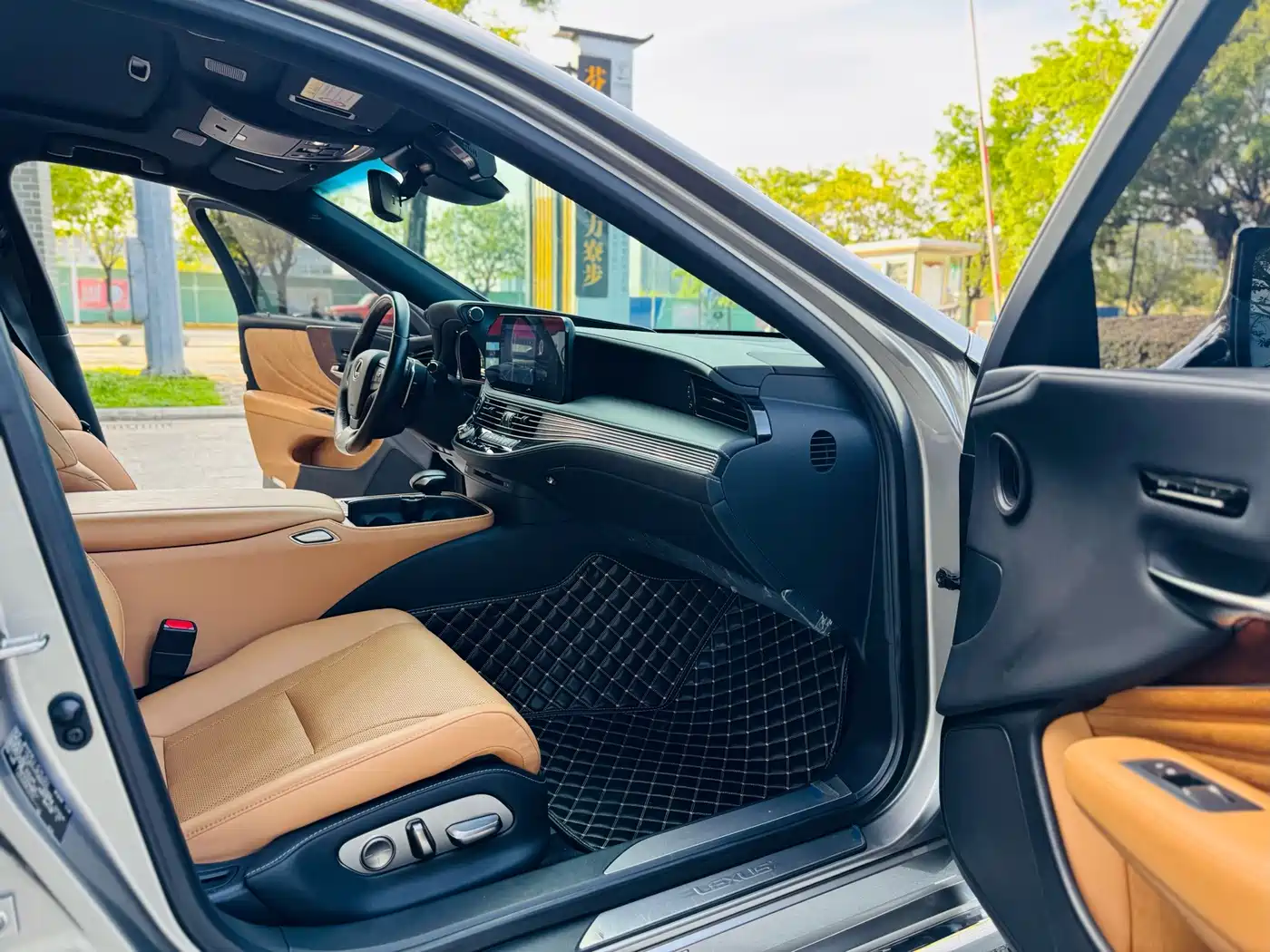 Lexus LS 2022 2021 500h Excellence Edition