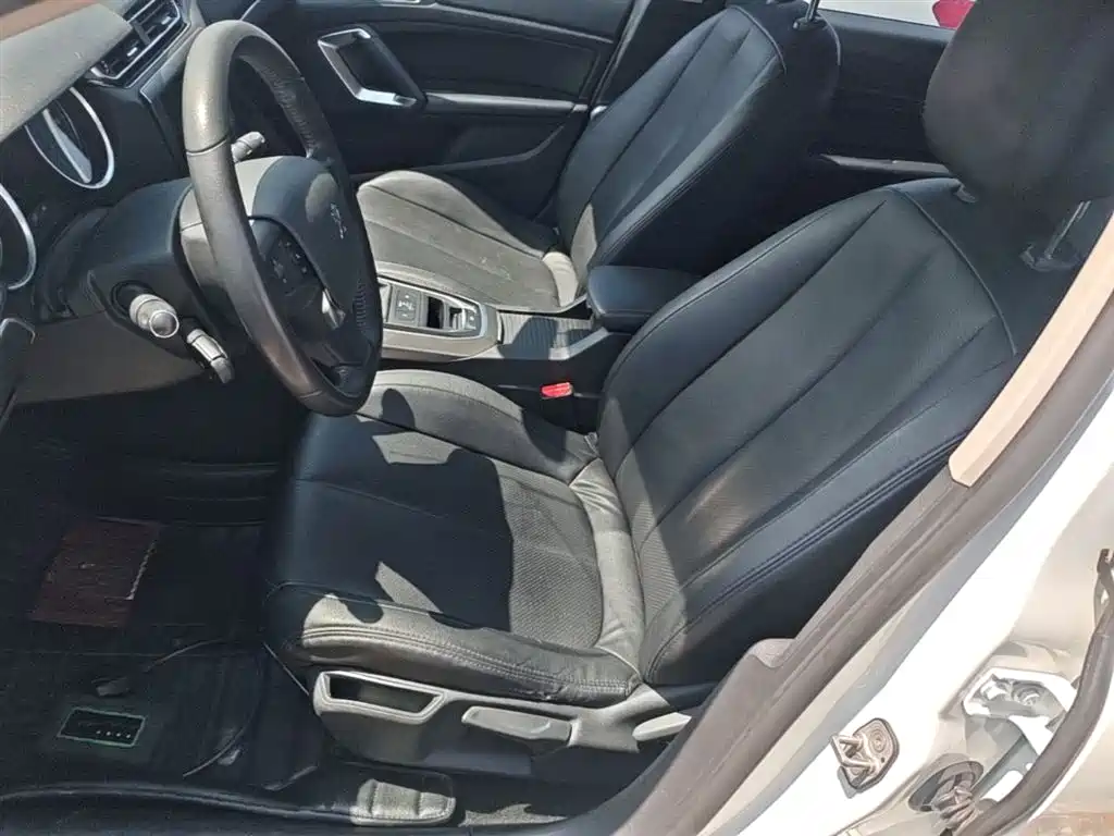 Peugeot 408 2015 Model 1.2T Automatic Luxury Edition фото 15