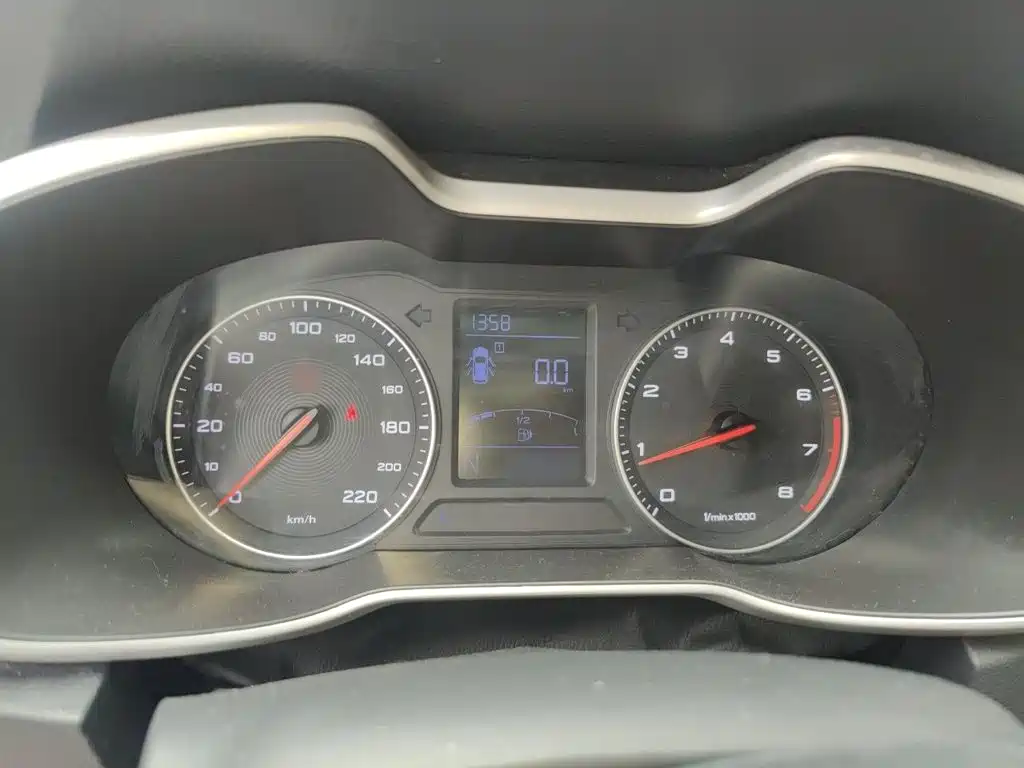 Фото 4 - MG ZS