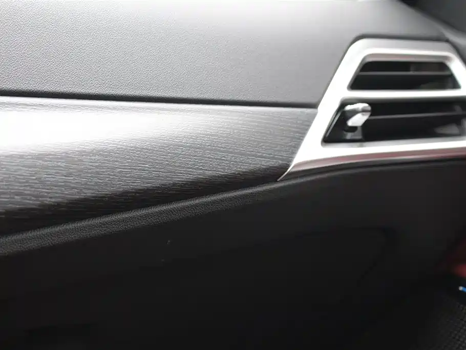 BMW 3 Series 2025 325Li M Sport Package фото 10