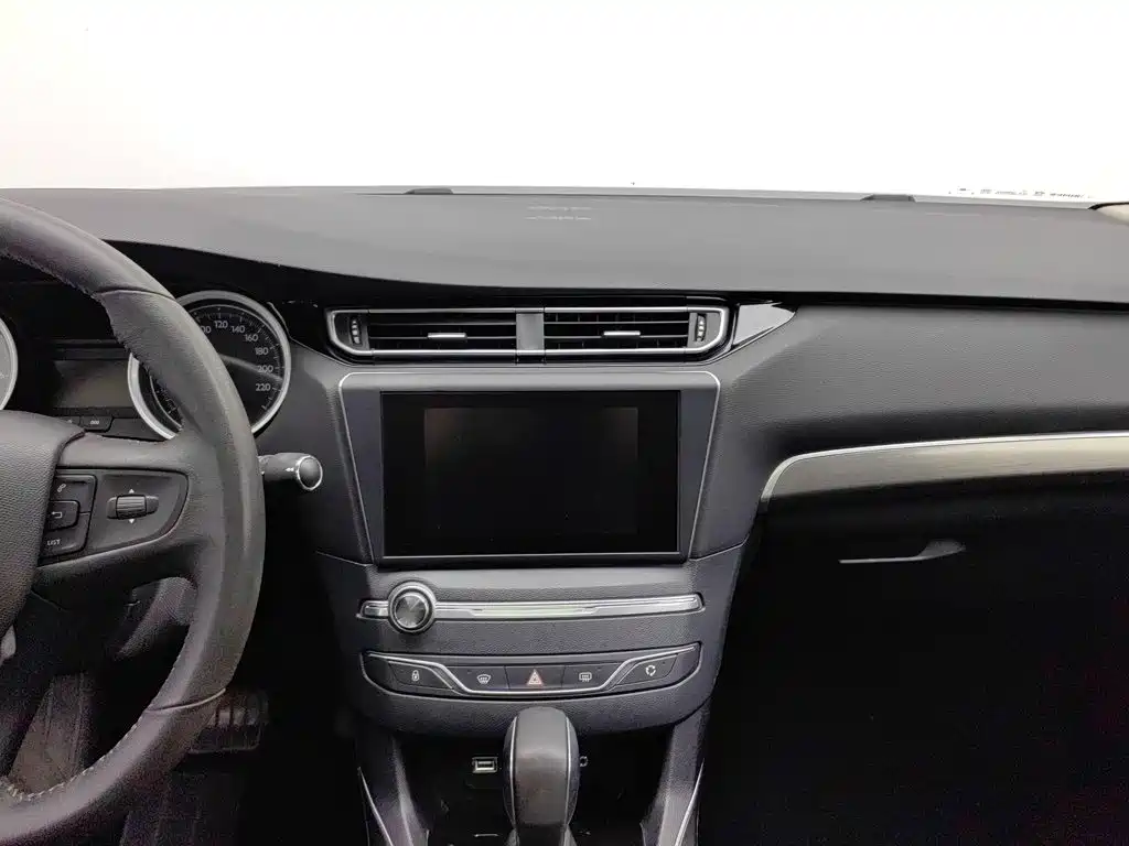 صورة 12 - Peugeot 408