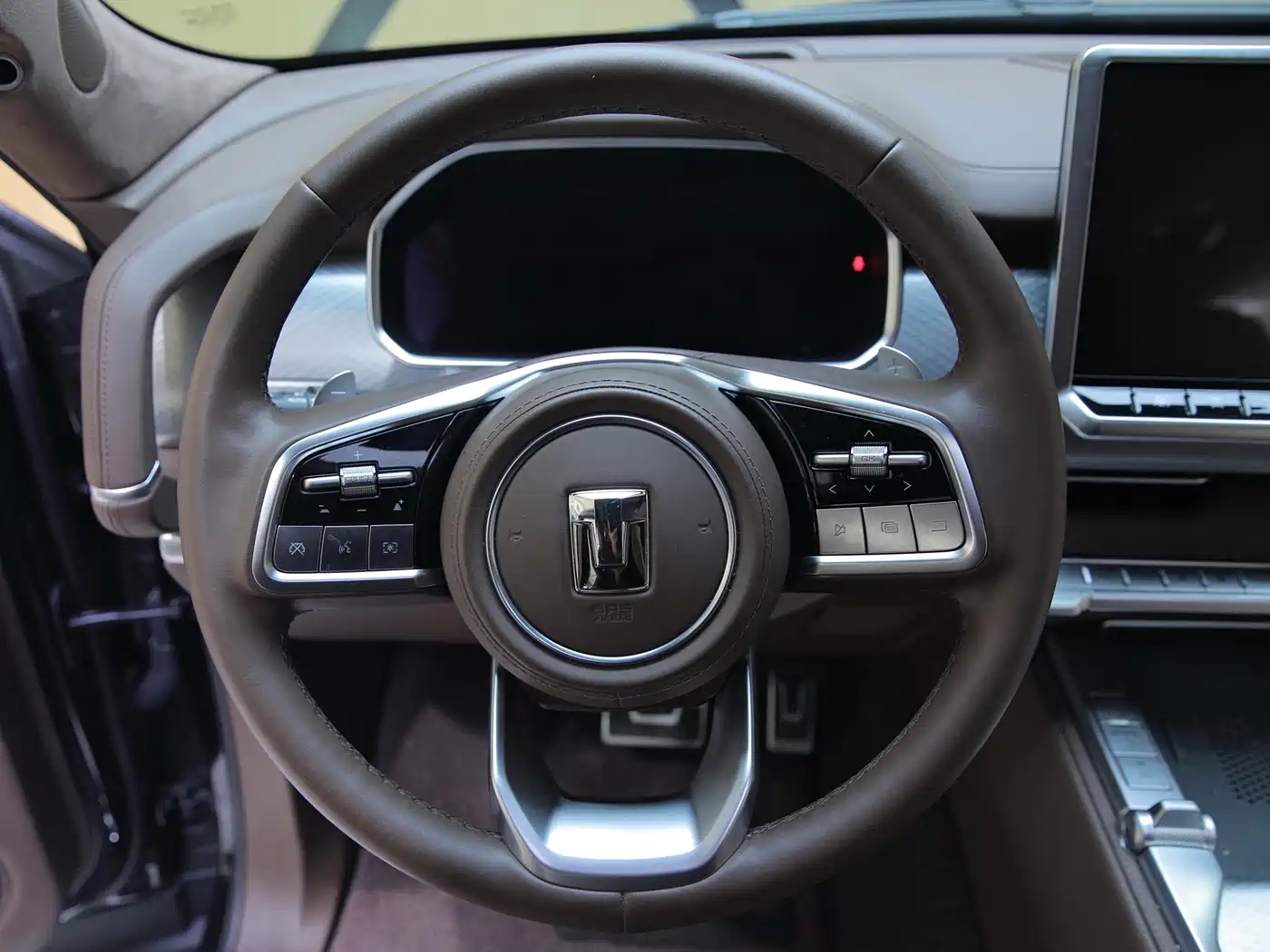 TANK TANK 700 NEW ENERGY