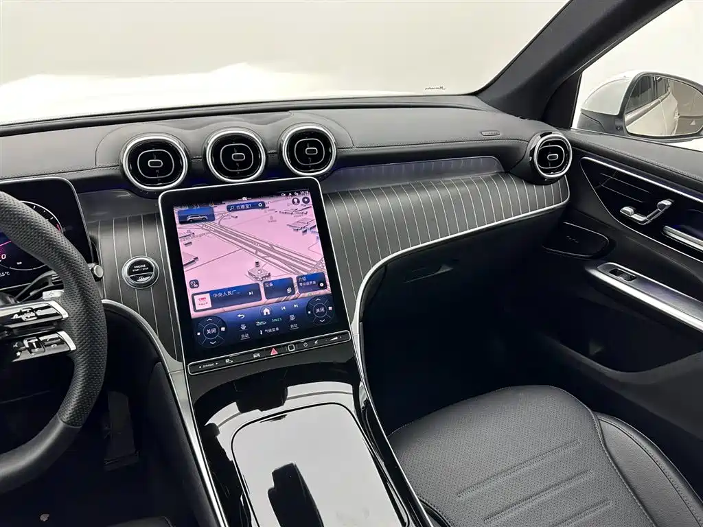 Mercedes-Benz GLC 2023 Facelift GLC 300 L 4MATIC Sport 5-Seater фото 15