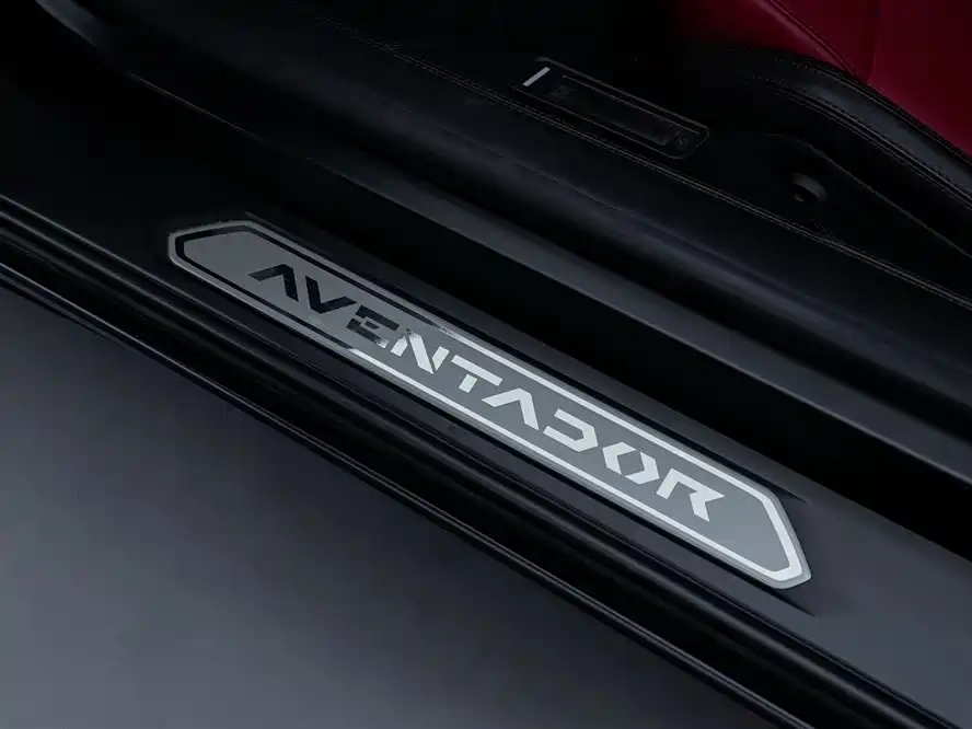 Lamborghini Aventador 2011 LP 700-4 фото 25
