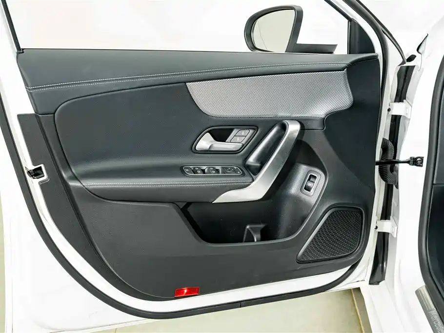 صورة 16 - Mercedes-Benz A-Class