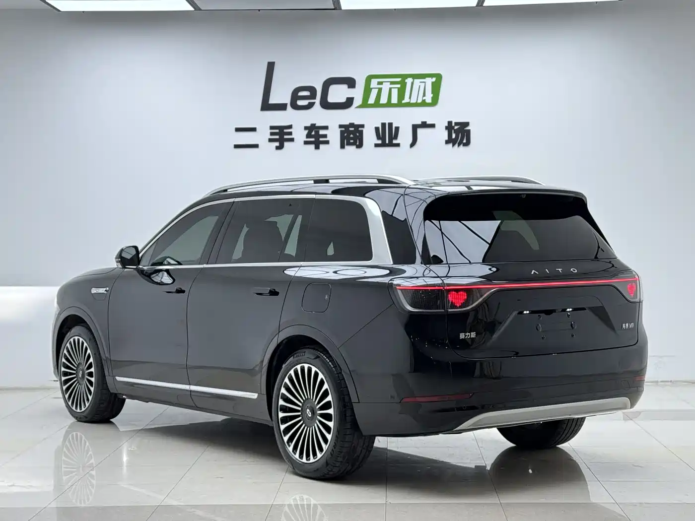 AITO Wenjie AITO M9 2024 Range Extender Max Edition 42kWh 6-seater фото 15