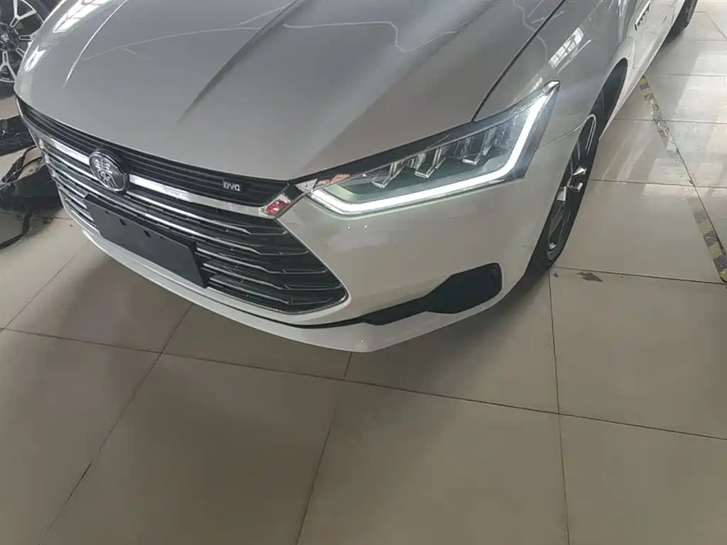 BYD Qin Pro 2019 Super Edition 1.5TI Automatic Smart Connected Feng Shang Type China VI фото 24