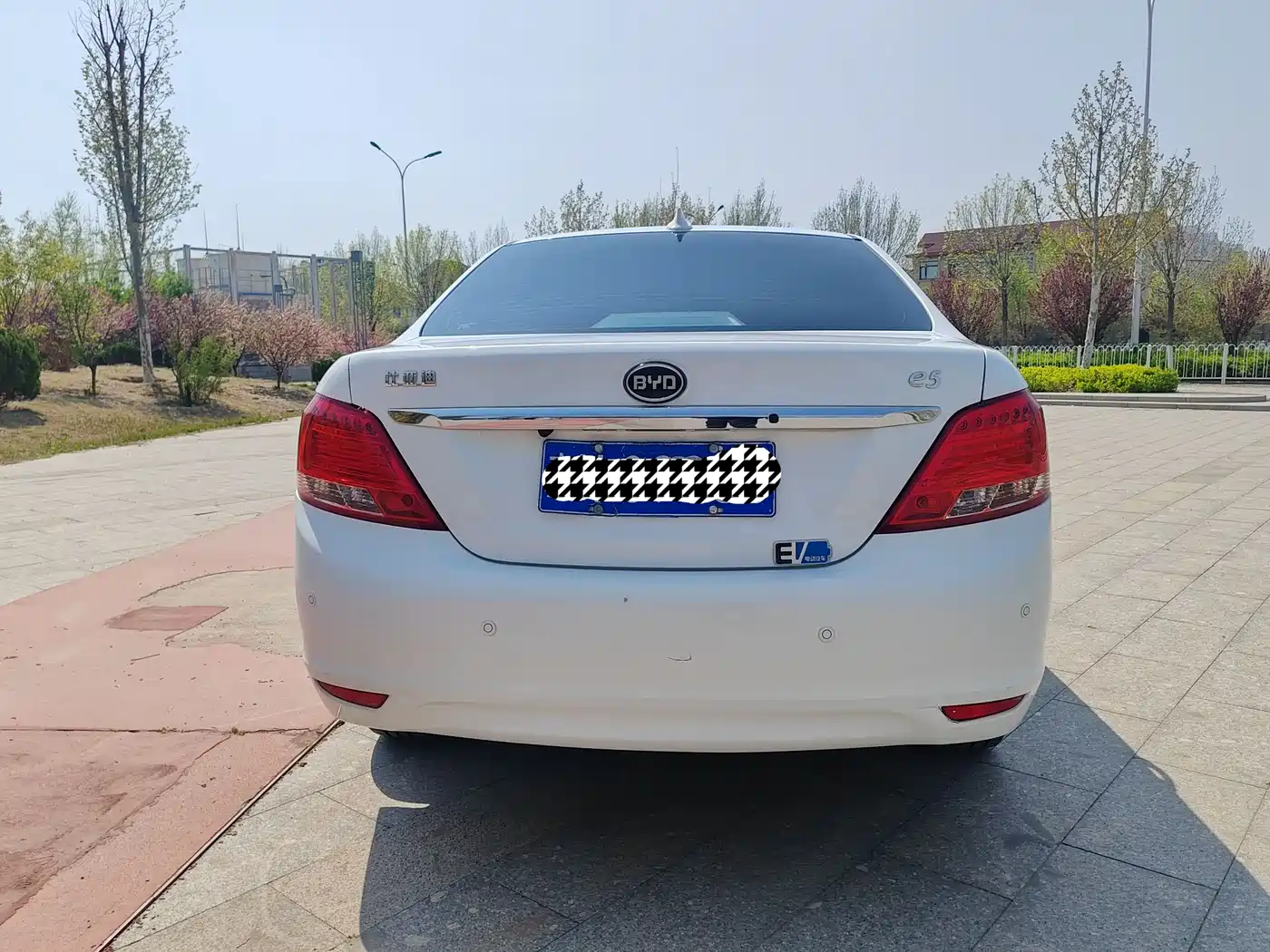 BYD E5