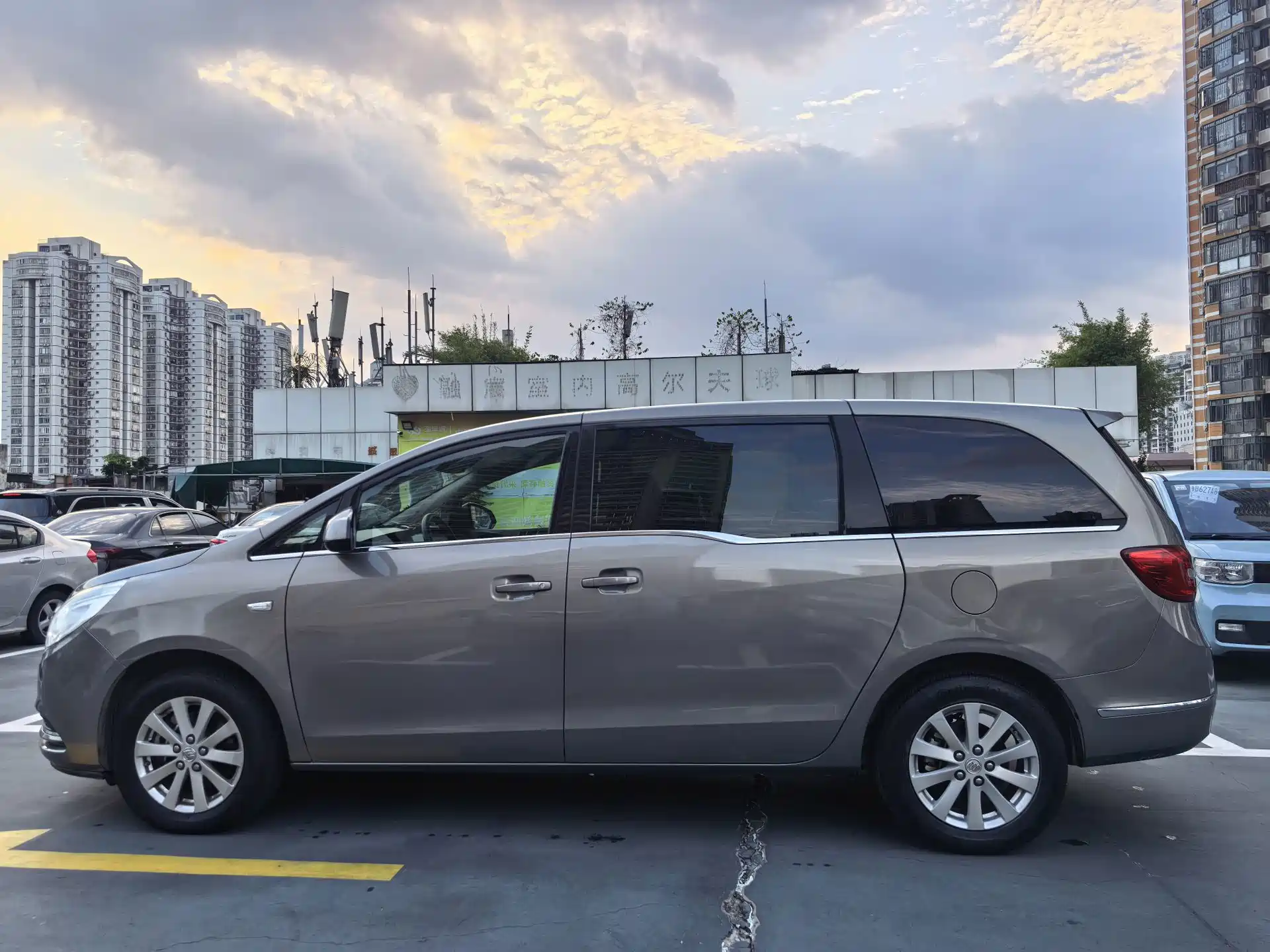 Фото 5 - Buick GL8