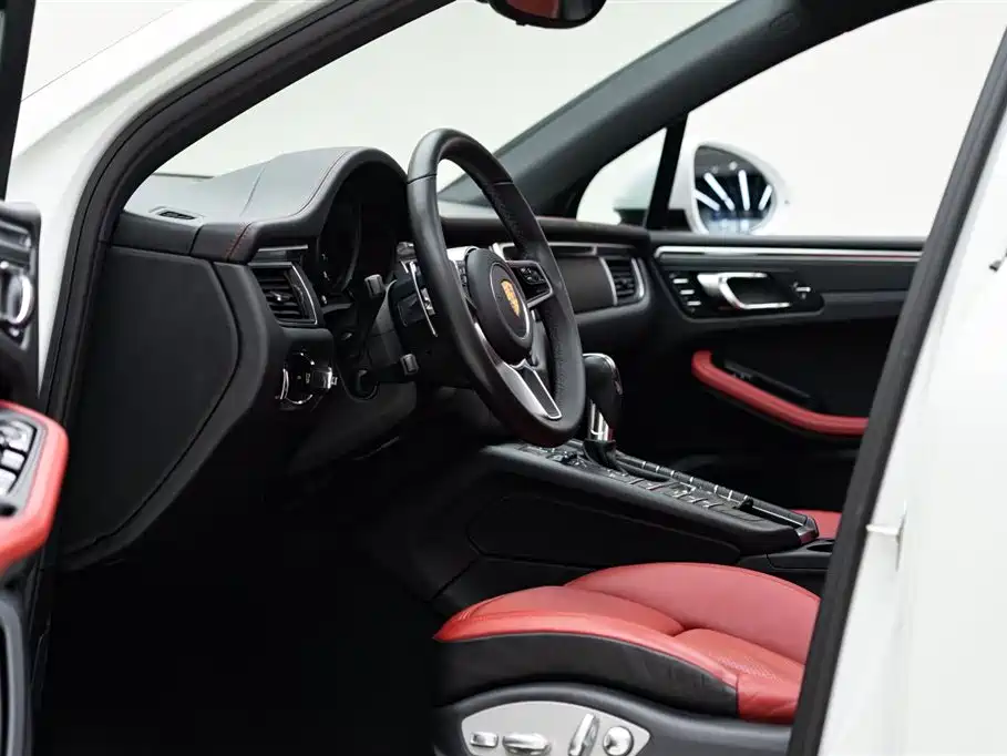 Porsche Macan 2017 Macan 2.0T фото 8
