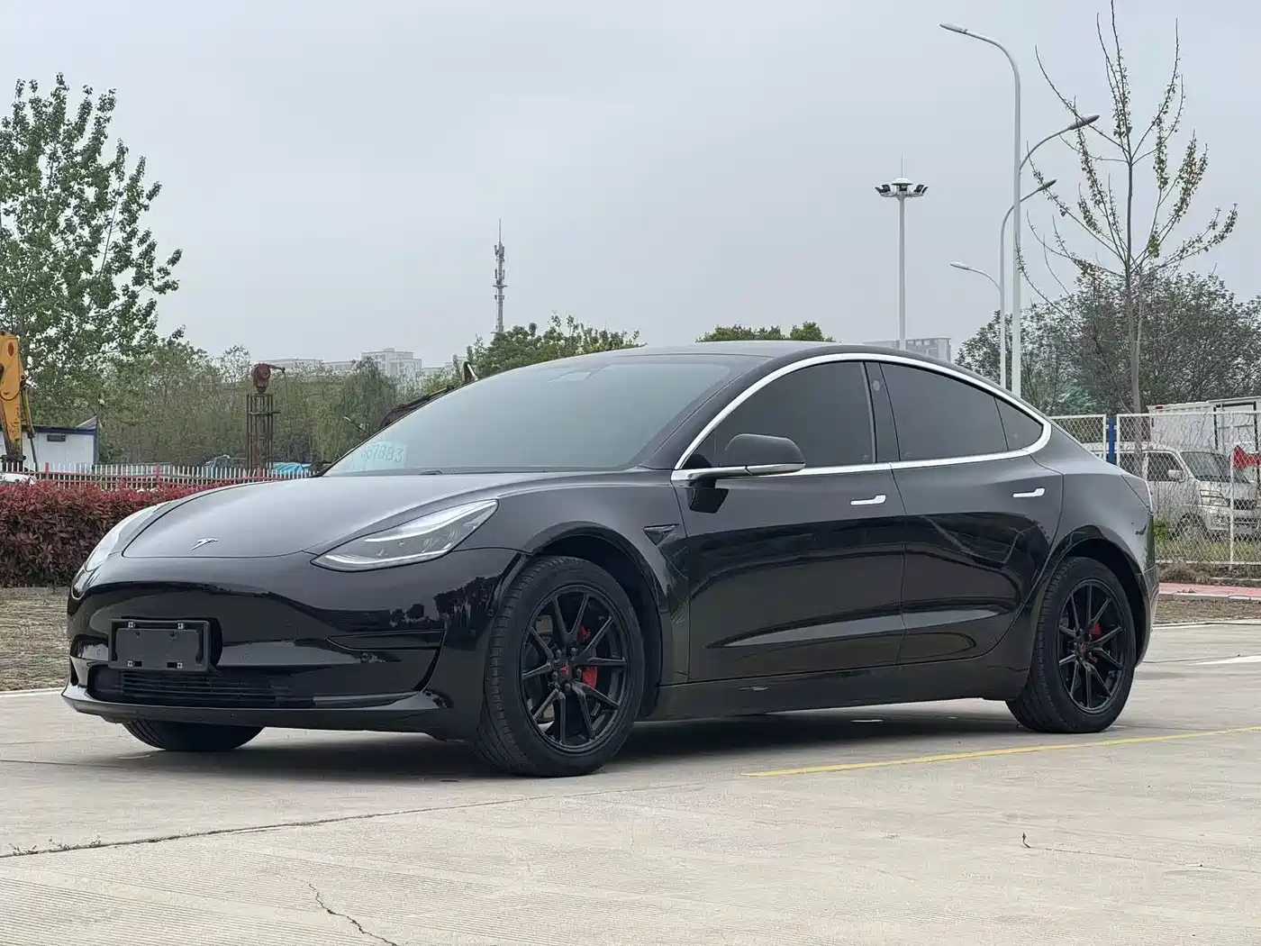TESLA MODEL 3