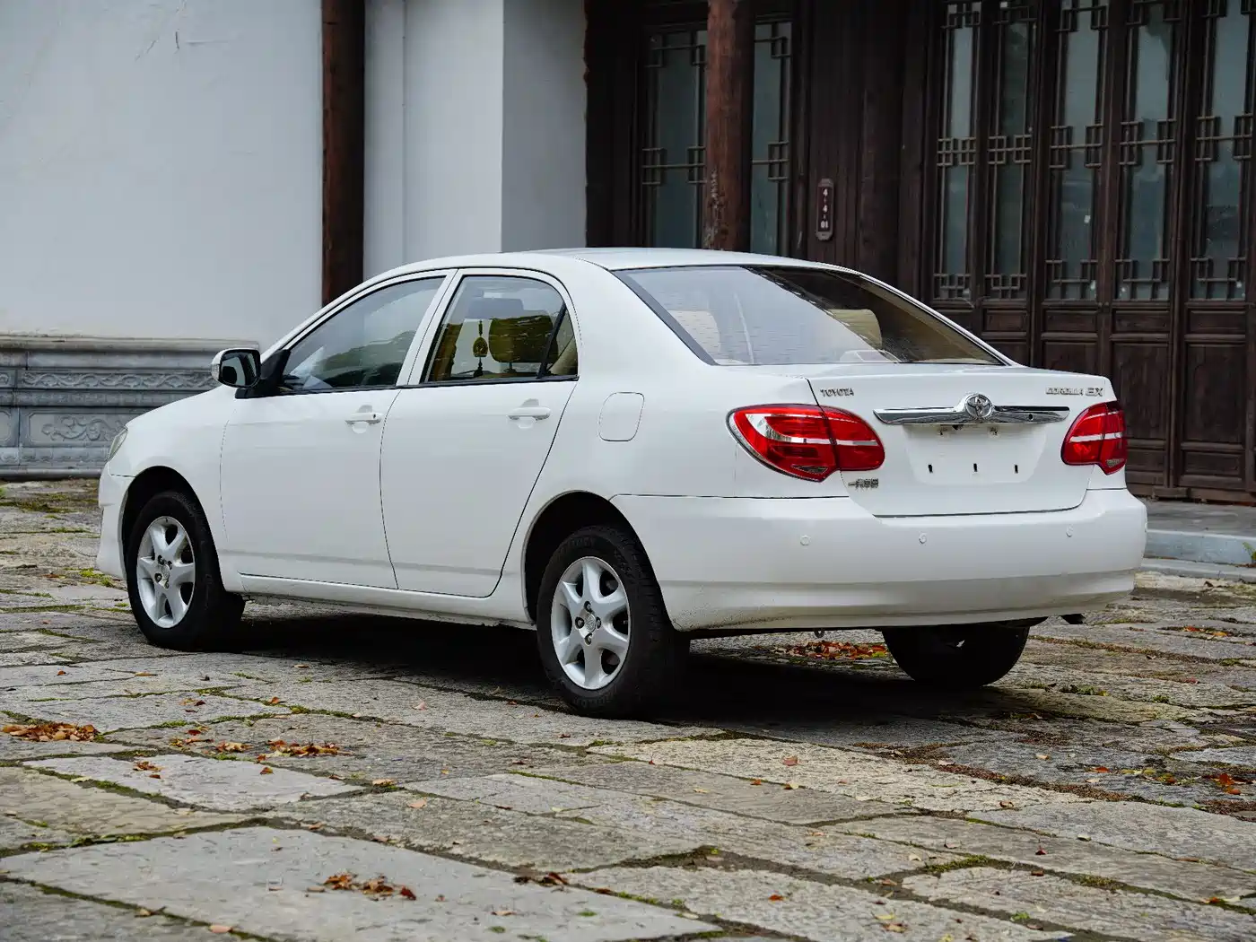 Toyota Corolla 2013 1.6L Automatic Luxury фото 9