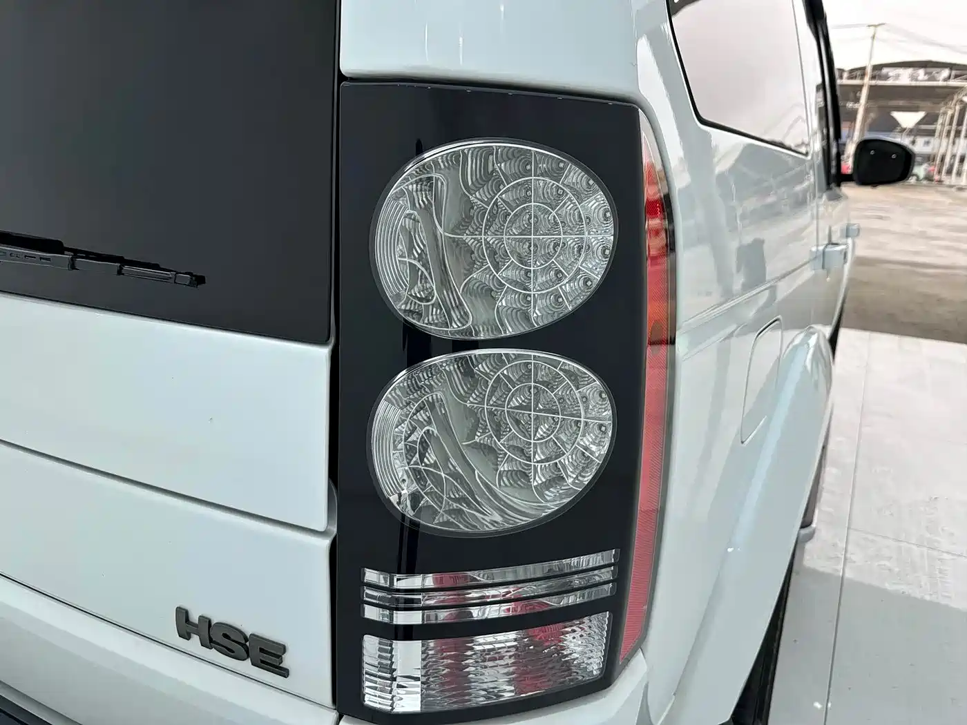 Land Rover Discovery 2015 3.0 SDV6 HSE Diesel фото 8