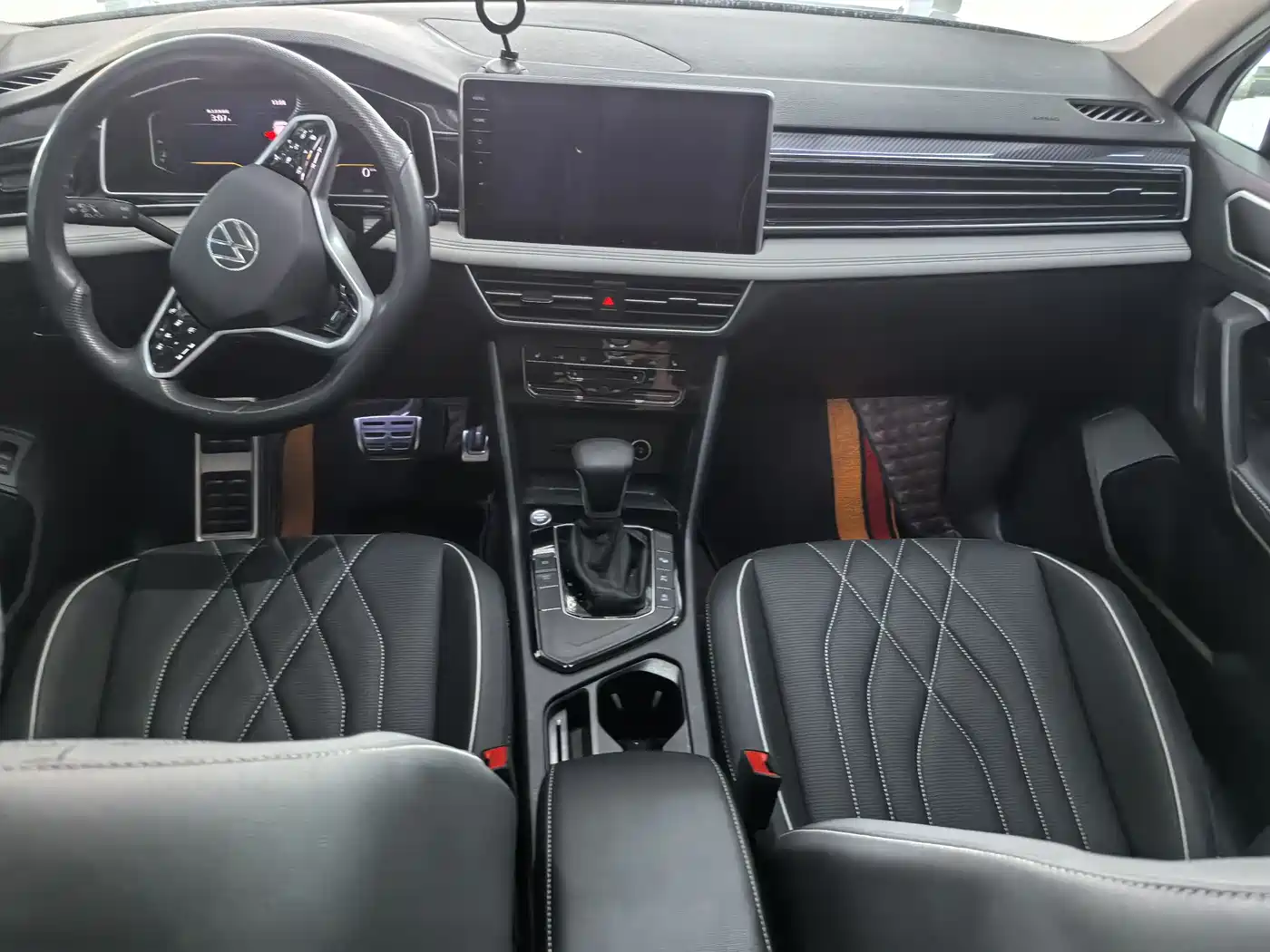 Volkswagen Tiguan L 2023 330TSI Auto 2WD R-Line Premium Edition фото 8