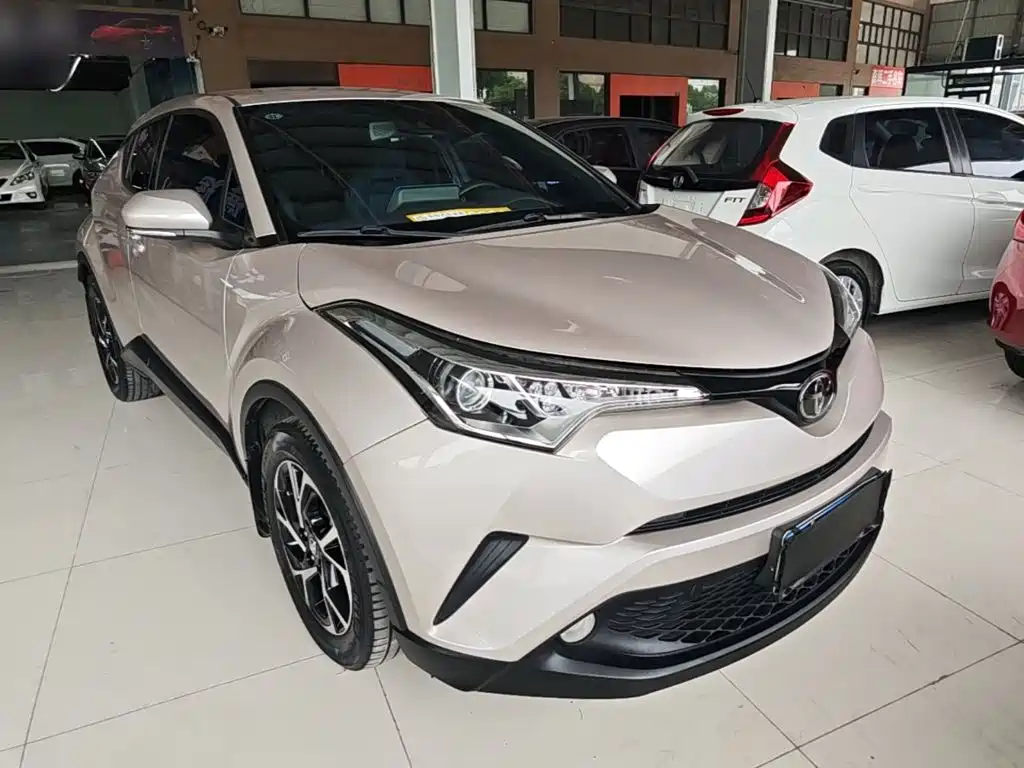 Toyota C-HR 2019 2020 Model 2.0L Leading