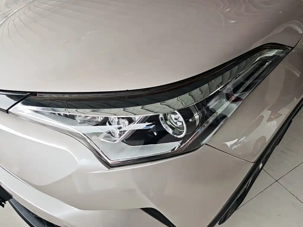 Toyota C-HR 2019 2020 Model 2.0L Leading