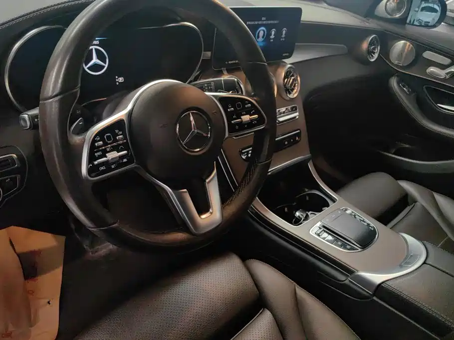Фото 13 - Mercedes-Benz GLC
